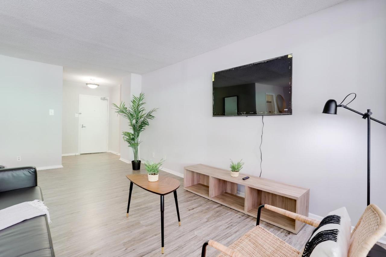Modern Apartment At Crystal City Арлингтон Экстерьер фото