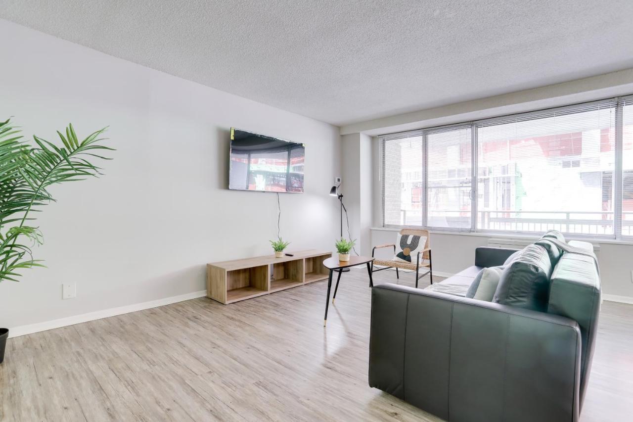 Modern Apartment At Crystal City Арлингтон Экстерьер фото